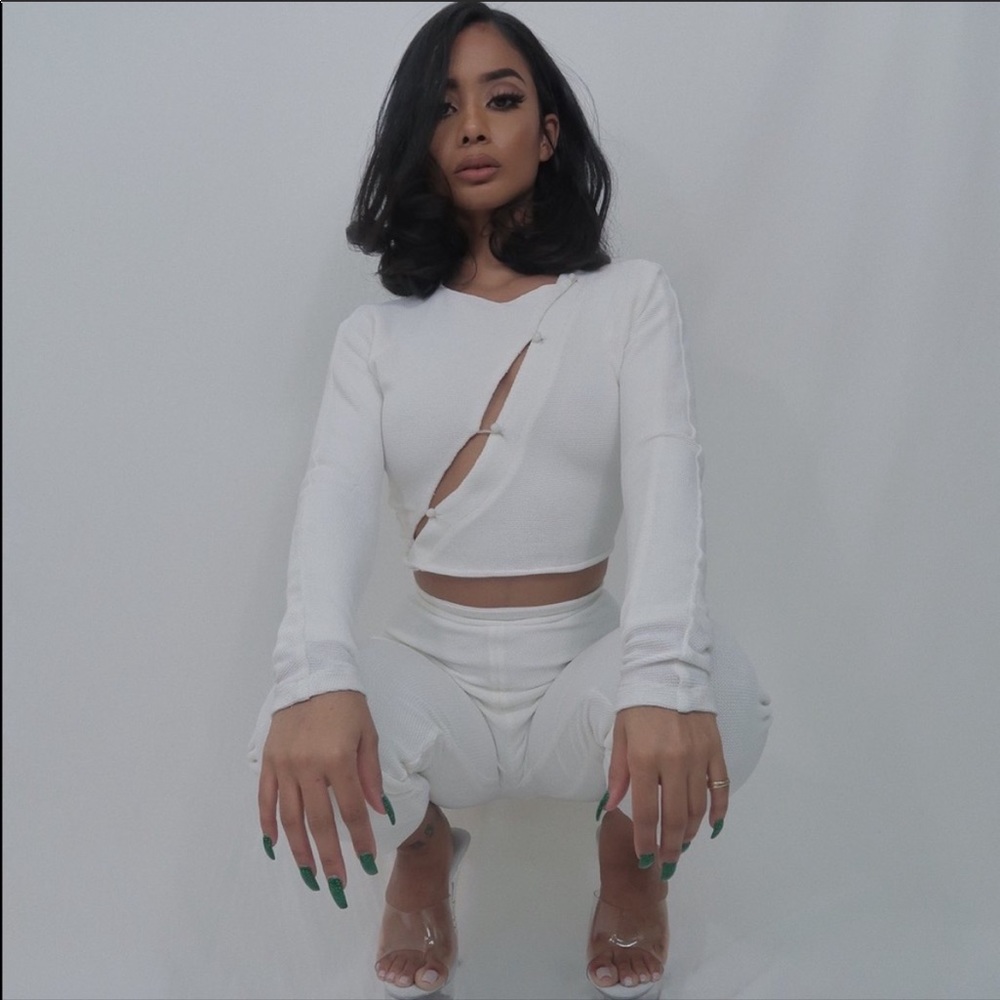 Gesel Official Pearl Two-Piece Set